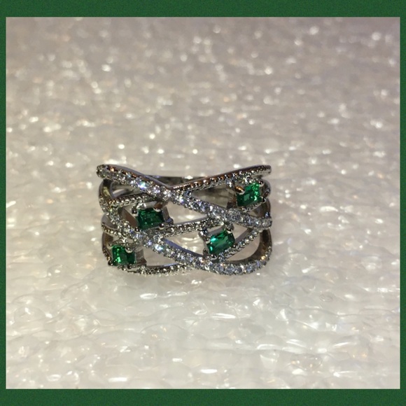 Emerald Quartz Paved Wavy Spilt Art Deco Band Ring - Picture 5 of 5